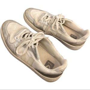 Grey and White Vejas